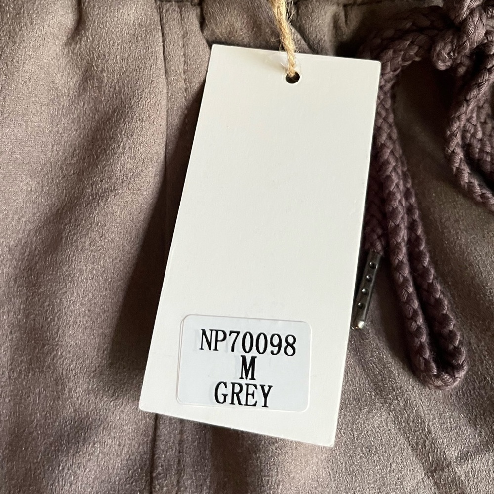 Women’s Joggers NWT - Picture 4 of 7